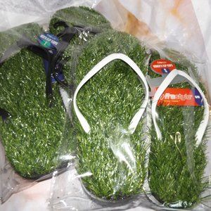 Fre Style Novelty His and Hers NWT Faux Turf Flip Flops His sz L Hers sz Sm